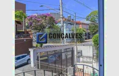 Imagem: A casa possui 3 Dormitórios, 1 Banheiro, 2 Vagas na garagem