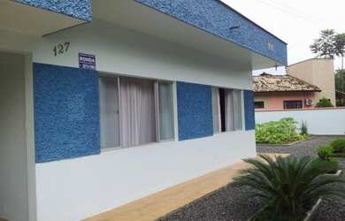 Imagem: A casa à venda possui 4 Dormitórios, 2 Banheiros e 130m²