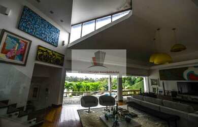 Imagem: A casa em condomínio possui 4 Dormitórios, 5 Banheiros, 4