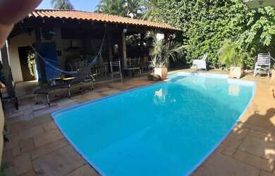 Imagem: A casa em condomínio possui 3 Dormitórios, 3 Banheiros, 4