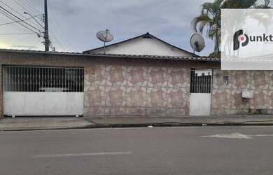 Imagem: A casa possui 2 Dormitórios, 3 Banheiros, 3 Vagas na garagem