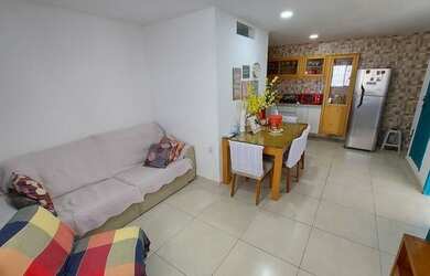 Imagem: A casa possui 3 Dormitórios, 2 Banheiros, 1 Vaga na garagem