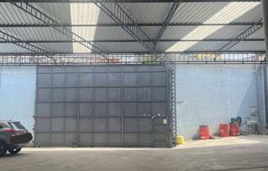 Imagem: O depósito possui 5 Vagas na garagem e 1067m² de Área e está