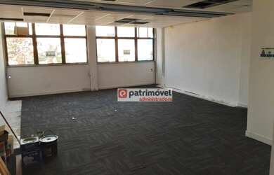 Imagem: O depósito possui 1 Vaga na garagem, 120m² de Área e está