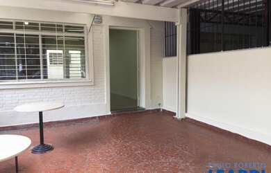 Imagem: A casa possui 5 Dormitórios, 4 Banheiros, 2 Vagas na garagem