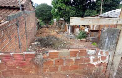 Imagem: O terreno possui 180m² de Área e está localizado em Conjunto