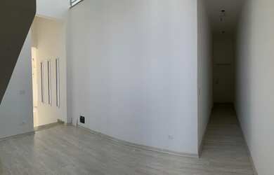 Imagem: A casa possui 3 Dormitórios, 4 Banheiros, 2 Vagas na garagem