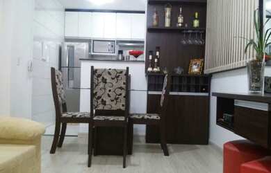 Imagem: O apartamento possui 2 Dormitórios, 1 Banheiro, 1 Vaga na garagem