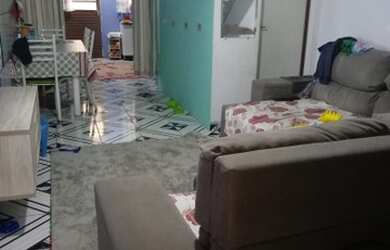 Imagem: A casa possui 3 Dormitórios, 1 Banheiro, 1 Vaga na garagem