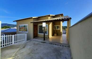 Imagem: A casa em condomínio possui 3 Dormitórios, 2 Banheiros, 99m²