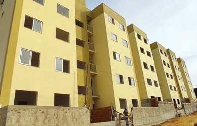 Imagem: O apartamento possui 2 Dormitórios, 1 Banheiro, 1 Vaga na garagem