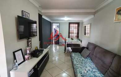 Imagem: A casa possui 3 Dormitórios, 3 Banheiros, 2 Vagas na garagem