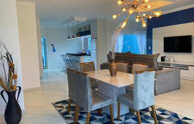 Imagem: A casa possui 3 Dormitórios, 4 Banheiros, 2 Vagas na garagem