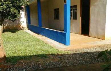 Imagem: A casa possui 2 Dormitórios, 1 Banheiro, 1 Vaga na garagem