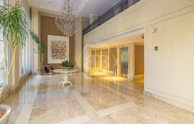 Imagem: O apartamento possui 3 Dormitórios, 1 Banheiro, 3 Vagas na