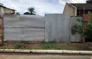 Imagem: O terreno possui 240m² de Área e está localizado em Santa