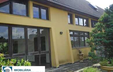 Imagem: A casa possui 5 Dormitórios, 5 Banheiros, 5.940m² de Área