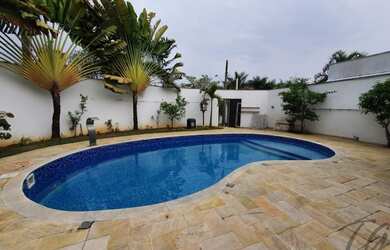 Imagem: A casa em condomínio possui 3 Dormitórios, 3 Banheiros, 4