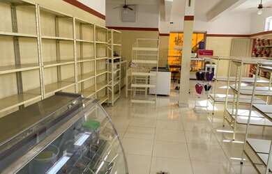 Imagem: O depósito possui 120m² de Área e está localizado em Santa