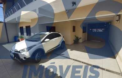 Imagem: A casa possui 4 Dormitórios, 4 Banheiros, 4 Vagas na garagem