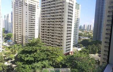 Imagem: O depósito possui 1 Vaga na garagem, 30m² de Área e está