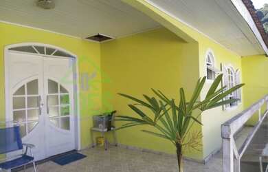 Imagem: A casa possui 2 Dormitórios, 2 Banheiros, 1 Vaga na garagem