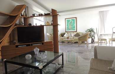 Imagem: O apartamento possui 4 Dormitórios, 3 Banheiros, 2 Vagas na