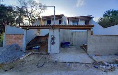 Imagem: A casa possui 2 Dormitórios, 2 Banheiros, 1 Vaga na garagem