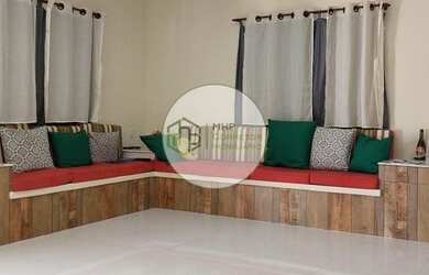 Imagem: A casa possui 3 Dormitórios, 2 Banheiros, 4 Vagas na garagem