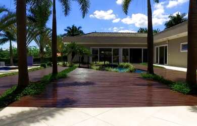 Imagem: A casa em condomínio possui 5 Dormitórios, 5 Banheiros, 5