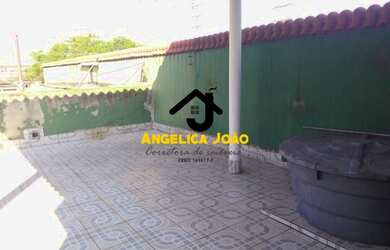 Imagem: A casa possui 3 Dormitórios, 3 Banheiros, 1 Vaga na garagem