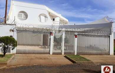 Imagem: O depósito possui 5 Vagas na garagem, 463m² de Área e está