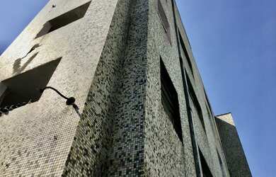 Imagem: O depósito possui 1 Vaga na garagem, 407m² de Área e está