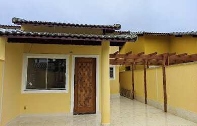 Imagem: A casa à venda possui 3 Dormitórios, 2 Banheiros, 2 Vagas