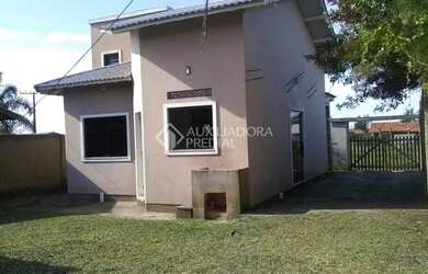 Imagem: A casa possui 2 Dormitórios, 2 Banheiros, 300m² de Área e