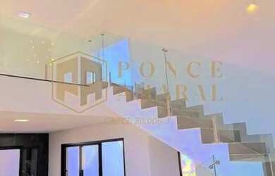 Imagem: A casa possui 2 Dormitórios, 1 Banheiro, 2 Vagas na garagem