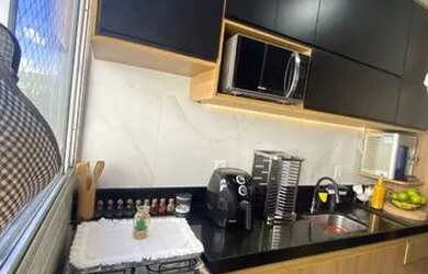 Imagem: O apartamento possui 2 Dormitórios, 1 Banheiro, 2 Vagas na