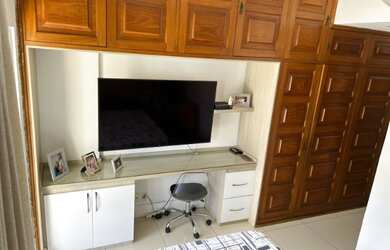 Imagem 4: Lindo Apt.Tijuca ,Todo Reformado,Sol manha, andar alto, frete,3q,2vagas,lavand,v....