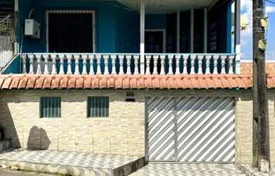 Imagem: A casa possui 3 Dormitórios, 4 Banheiros, 2 Vagas na garagem