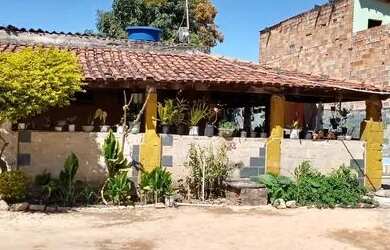 Imagem: A casa possui 2 Dormitórios, 2 Banheiros, 5 Vagas na garagem