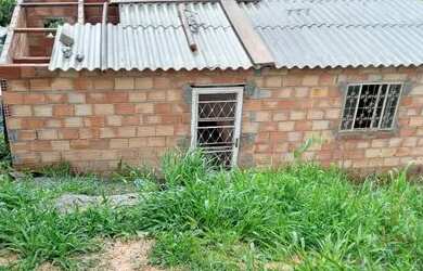 Imagem: A casa possui 1 Dormitório, 1 Banheiro e está localizado