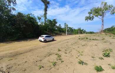 Imagem: O terreno possui 300m² de Área e está localizado em Lírio