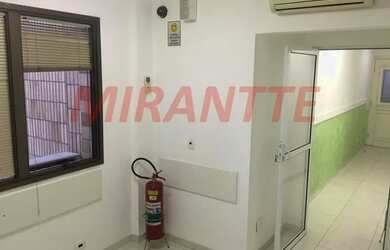 Imagem: O depósito possui 1 Vaga na garagem, 52m² de Área e está