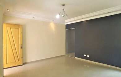 Imagem: A casa possui 3 Dormitórios, 4 Banheiros, 3 Vagas na garagem