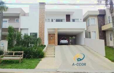 Imagem: A casa em condomínio possui 4 Dormitórios, 4 Banheiros, 2