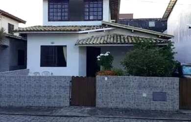 Imagem: A casa em condomínio possui 3 Dormitórios, 3 Banheiros, 2