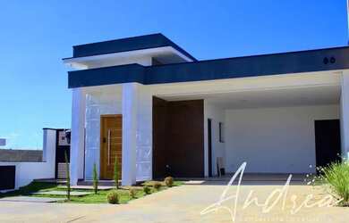 Imagem: A casa em condomínio possui 3 Dormitórios, 3 Banheiros, 137m²