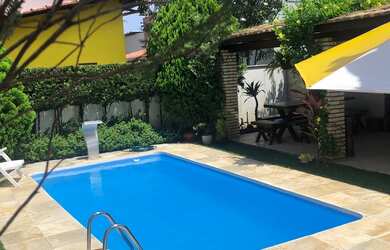 Imagem: A casa em condomínio possui 4 Dormitórios, 2 Banheiros, 4