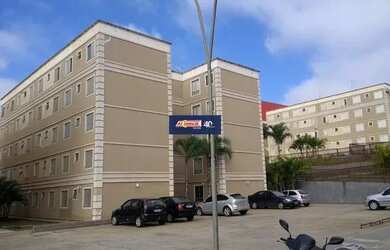 Imagem: O apartamento possui 2 Dormitórios, 1 Banheiro, 1 Vaga na garagem