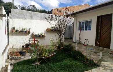 Imagem: A casa possui 2 Dormitórios, 2 Banheiros, 1 Vaga na garagem